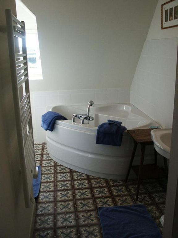B&B Kerlilou Plouguiel Ruang foto